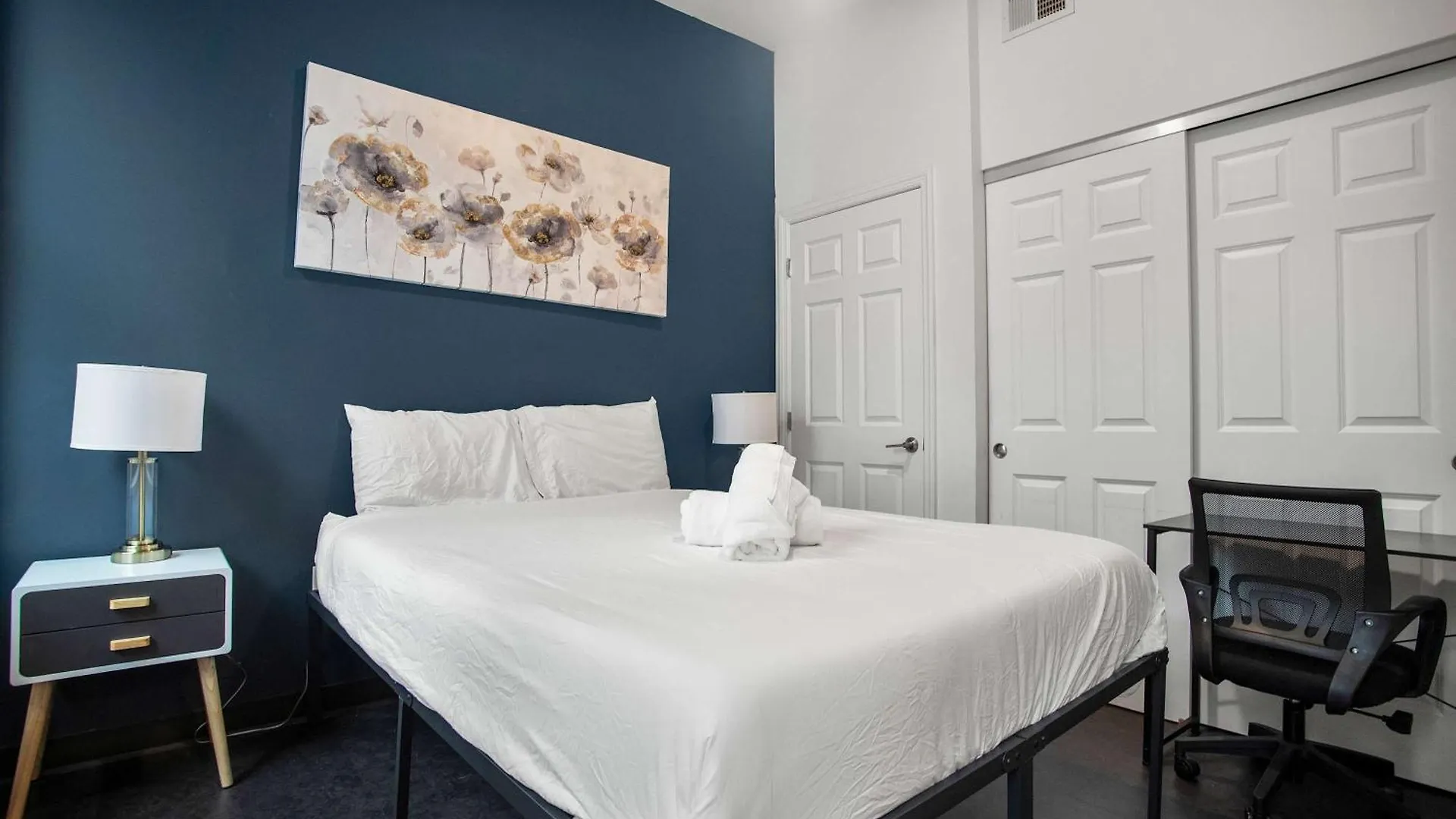 CozySuites Stunning 1BR in Downtown Pitts #23 Pittsburgh